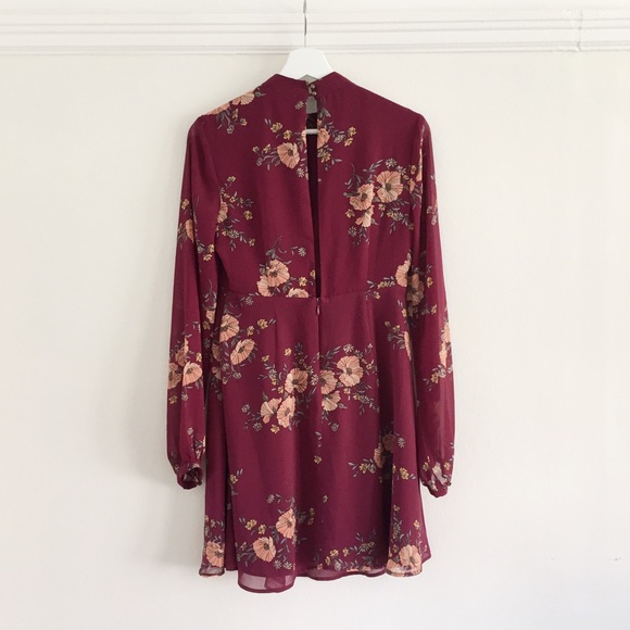 🛑Beautiful long sleeve flowy chiffon dress. - Picture 2 of 7